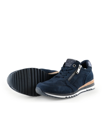 Nova Sneakers