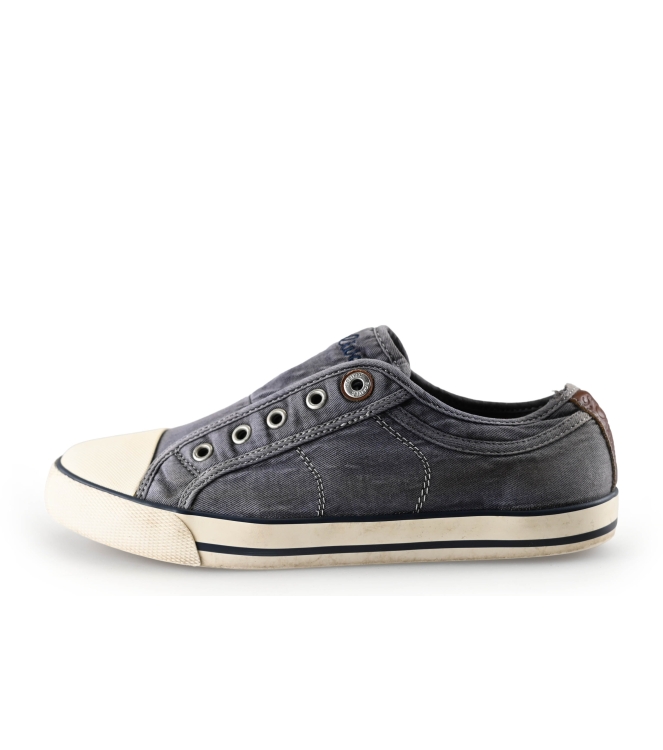 Mustang Sneakers