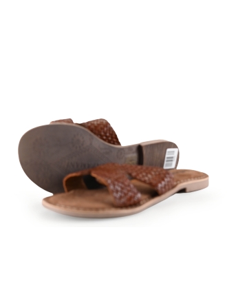 Lazamani Pumps