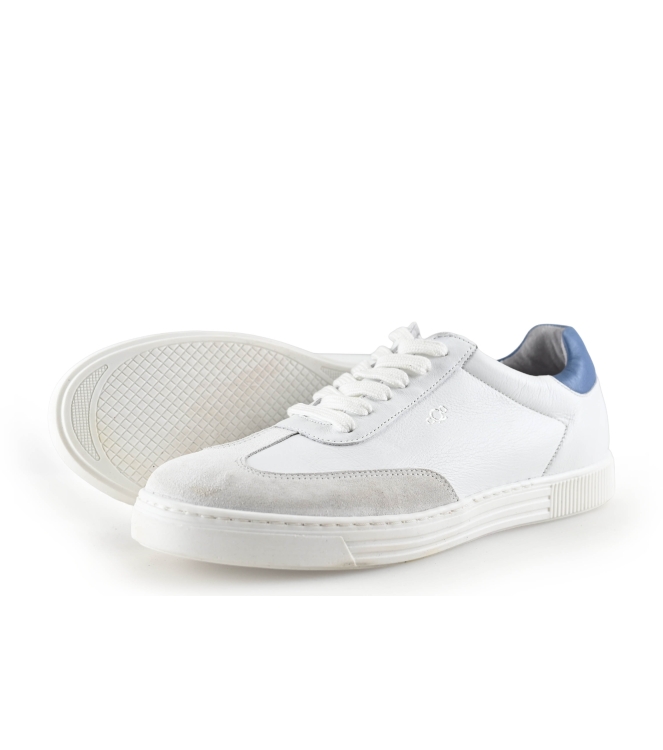 AQA Sneakers