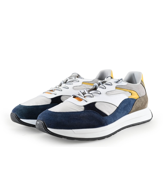 Vertice Sneakers