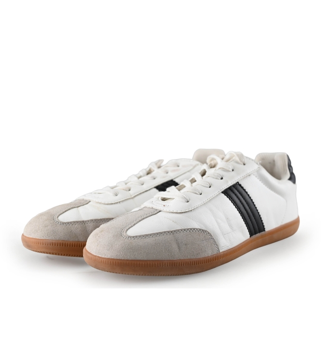 Only Sneakers