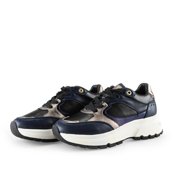Manfield Sneakers