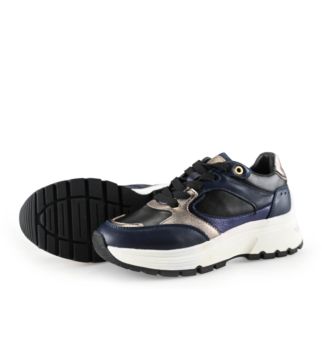 Manfield Sneakers