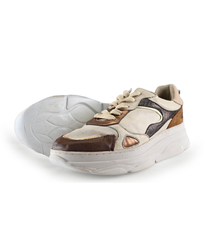Omoda Sneakers