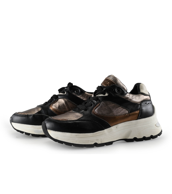 Manfield Sneakers