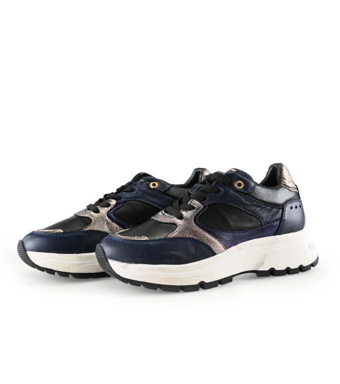 Manfield Sneakers