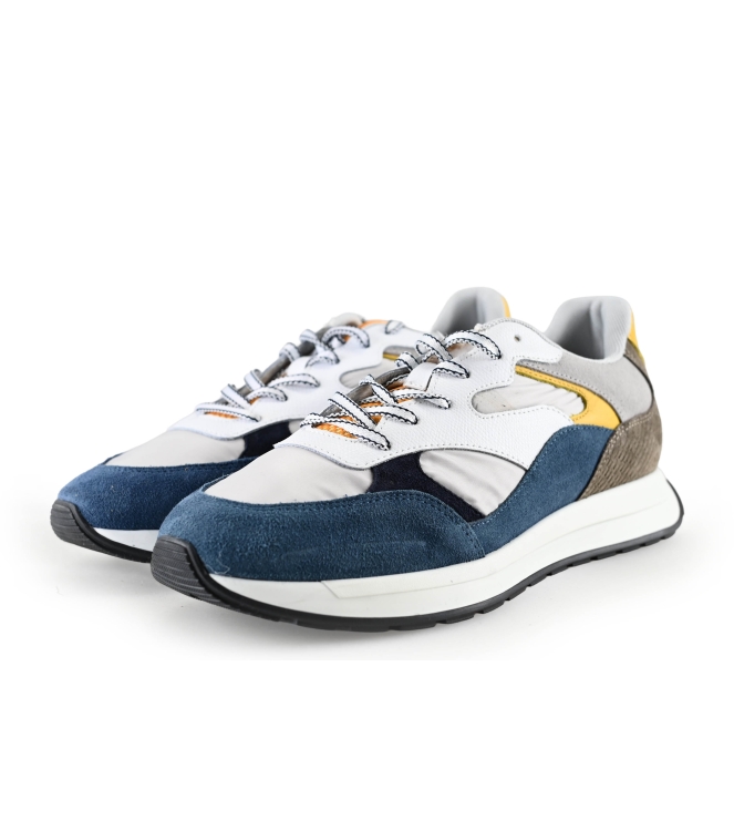 Vertice Sneakers