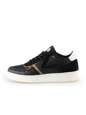 Maruti Sneakers