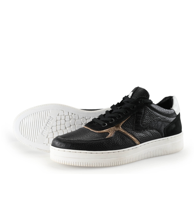 Maruti Sneakers