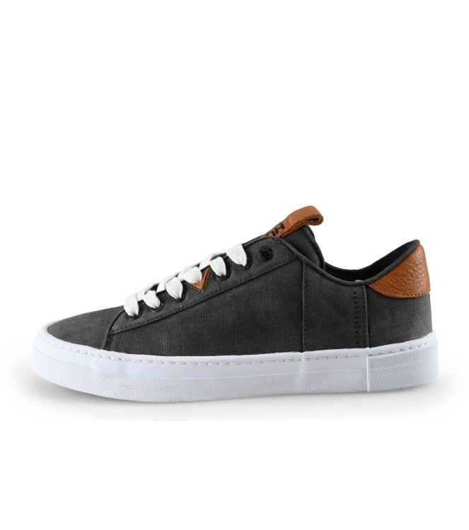 Hub Sneakers