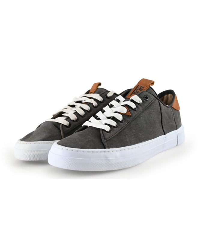 Hub Sneakers