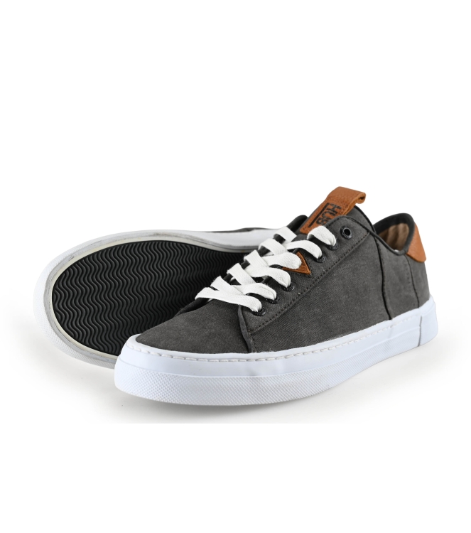 Hub Sneakers