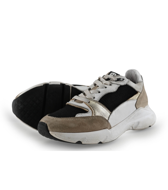 Maruti Sneakers