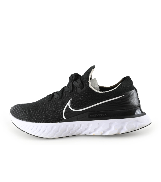 Flyknit Sneakers