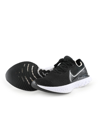 Flyknit Sneakers