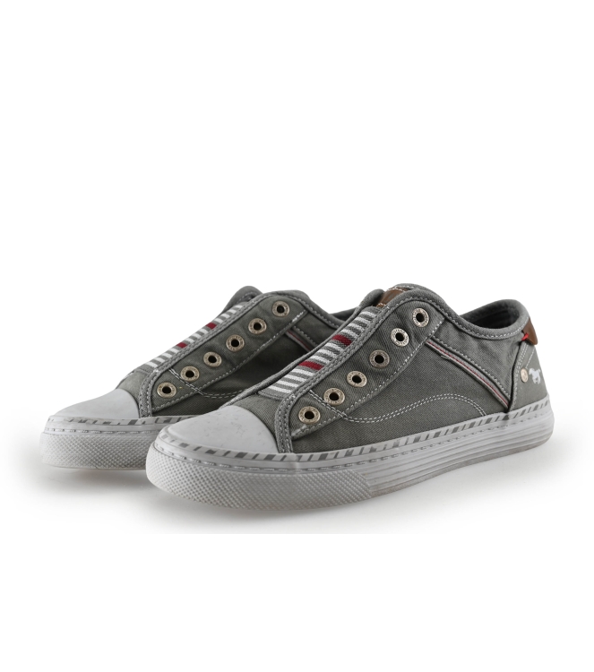 Mustang Sneakers