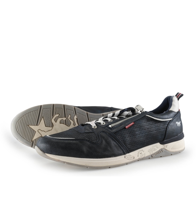 Mustang Sneakers