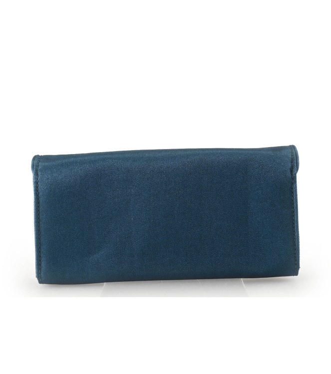 Kipling Clutch