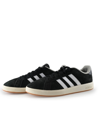 Adidas Sneakers Zwart 327445
 Maat 47
 