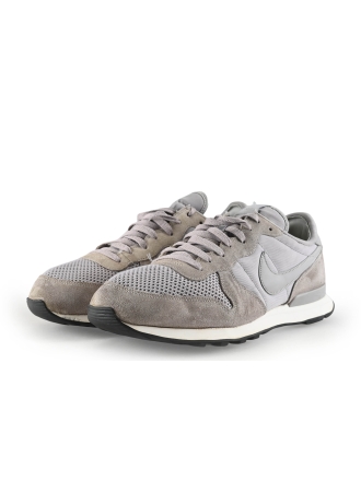 Nike Sneakers Grijs 333302
 Maat 45½
 