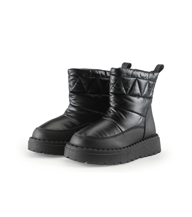 Claudia Ghizzani Snowboots