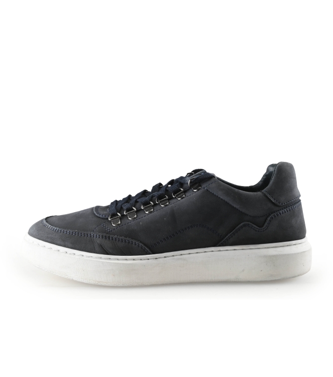 Manfield Sneakers