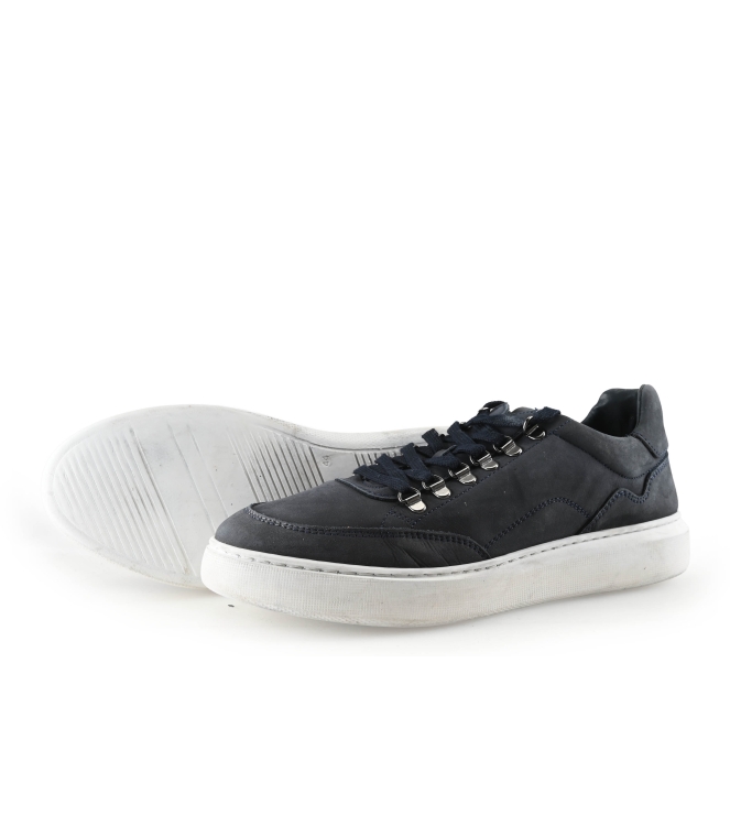 Manfield Sneakers