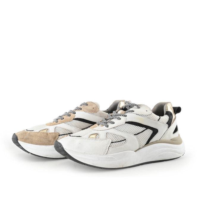 Lina Locchi Sneakers