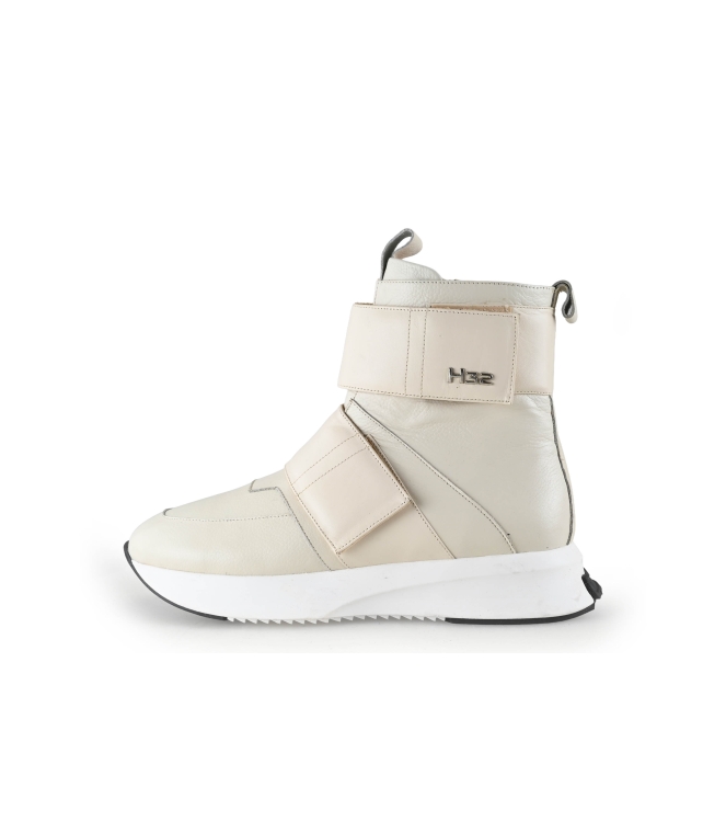 H32 Sneakers