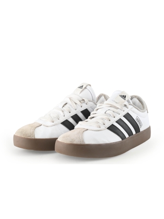 Adidas Sneakers Wit 345343
 Maat 39
 
