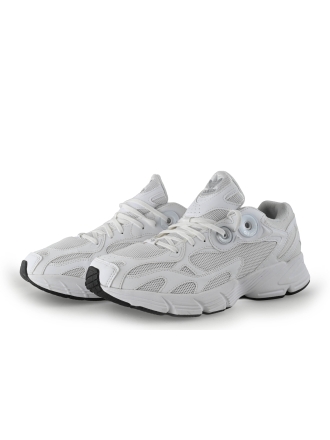 Adidas Sneakers Wit 348002
 Maat 44
 