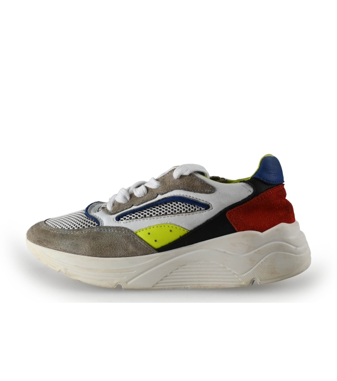 Giga Sneakers