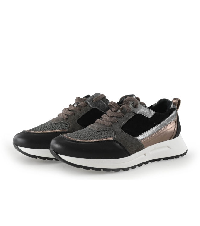 AQA Sneakers