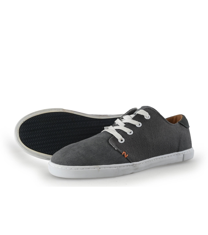 Hub Sneakers