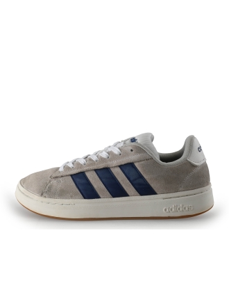 Adidas Sneakers Wit 349747
 Maat 44
 