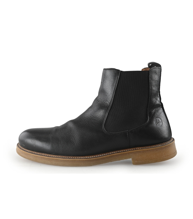 Travelin Chelsea boots