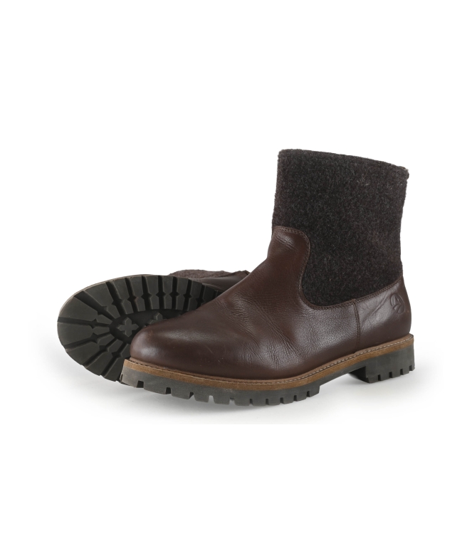 Travelin Snowboots