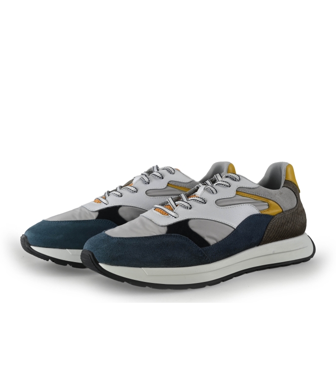 Vertice Sneakers