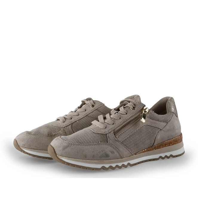Nova Sneakers