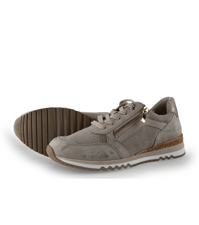 Nova Sneakers