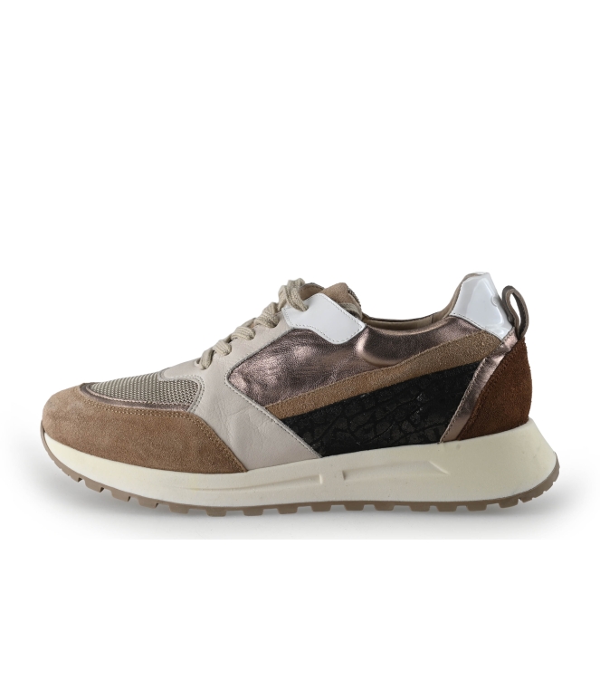 AQA Sneakers