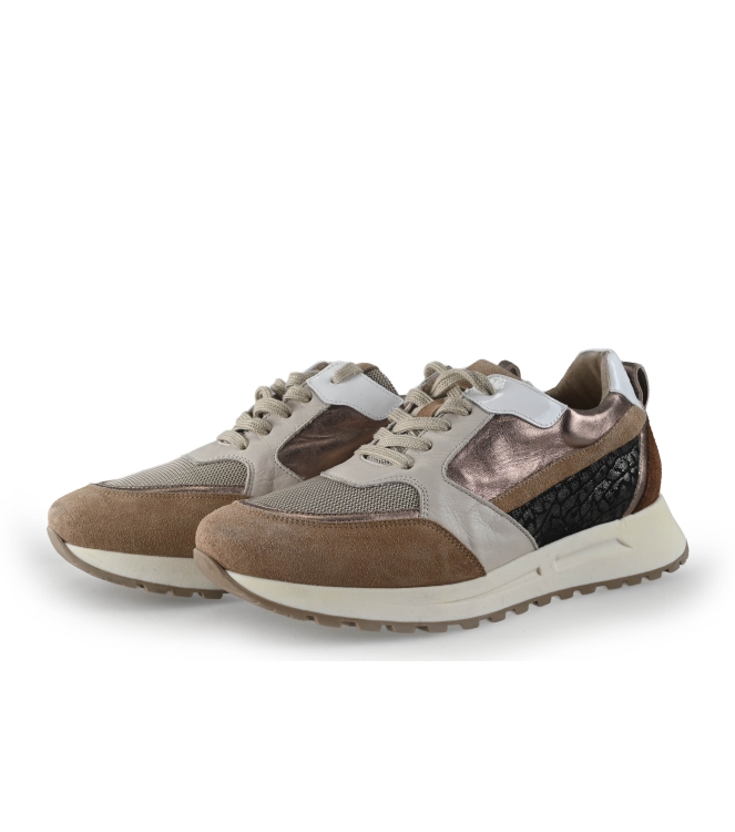 AQA Sneakers