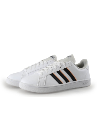 Adidas Sneakers Wit 356577
 Maat 44
 