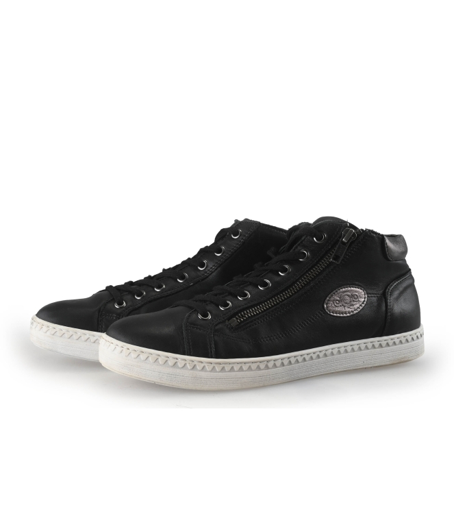 AQA Sneakers