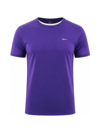 Nike T-shirt Paars 612365
 Maat L
 